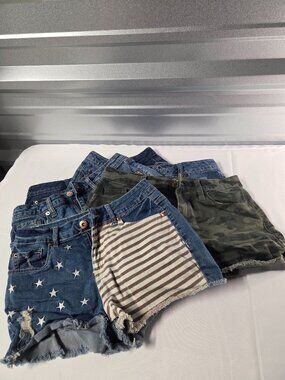 BUNDLE 5-Piece Women's Summer Shorts Size 6